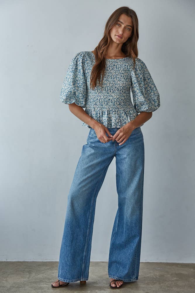 L9078 | Woven Cotton Floral Balloon 3/4 Sleeve Smocked Top