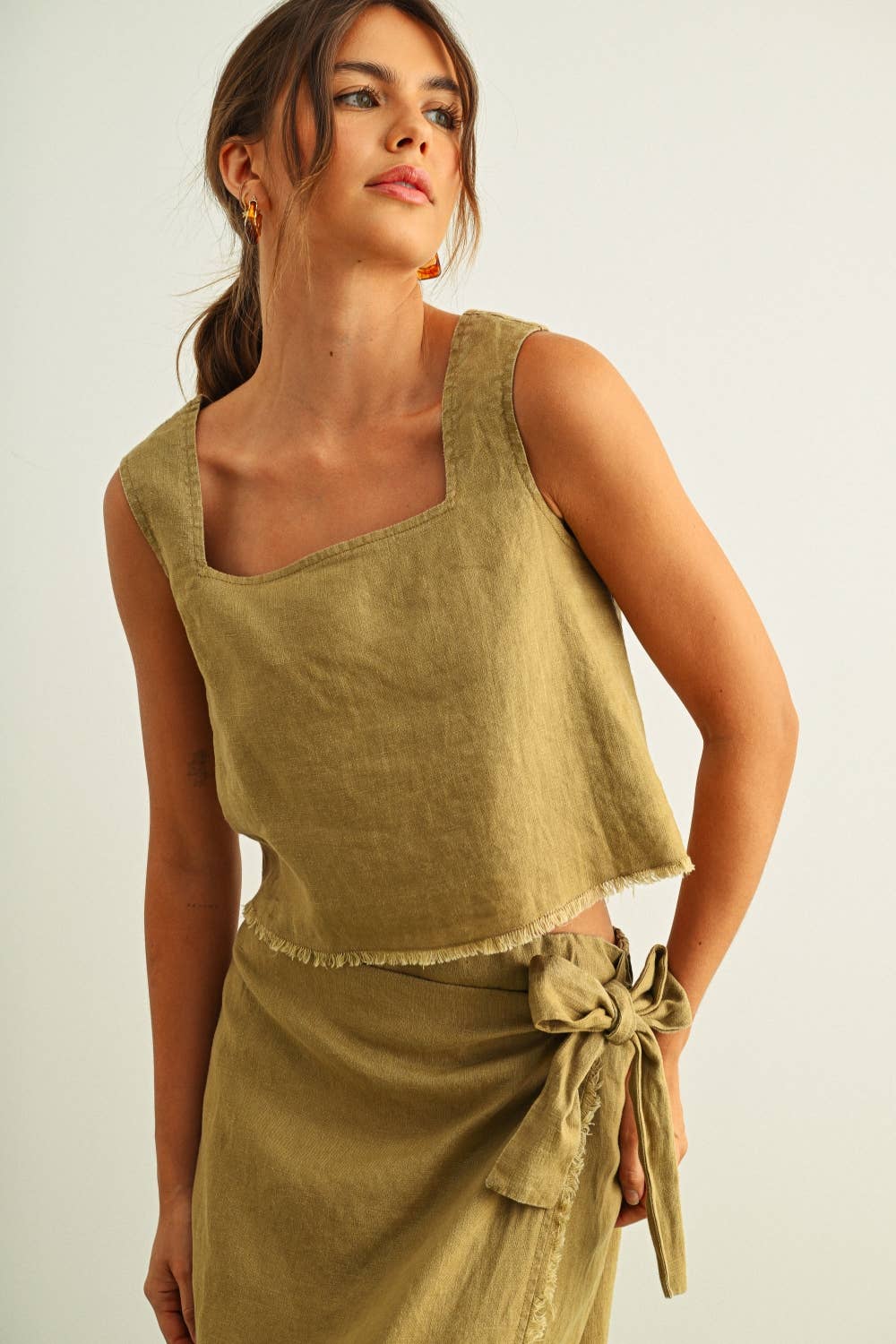T6261ST   SHORT SLEEVE SQUARE NECK RAW HEM TOP