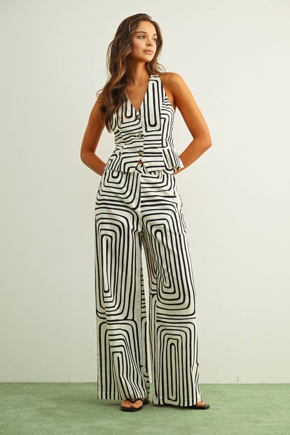GRID PRINT HALTER NECK VEST
